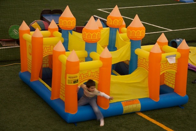 hide and seek inflatable maze